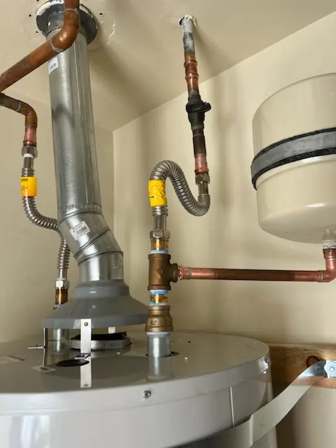 Water heater installation and plumbing repair in Apache Oaks